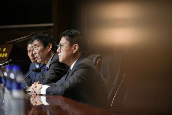 漂亮的妹妹脱衣服