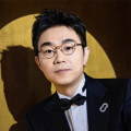 总裁办公室h吃奶大乳晕视频